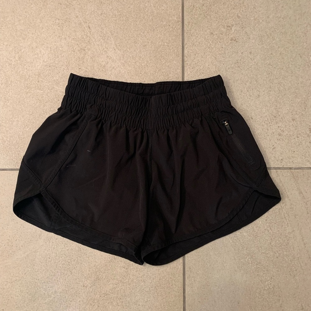 Lululemon Hotty Hot Short